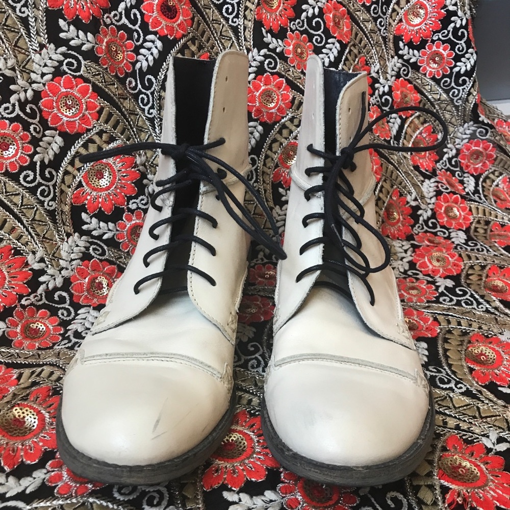 Charles David Leather Boots in Vintage White